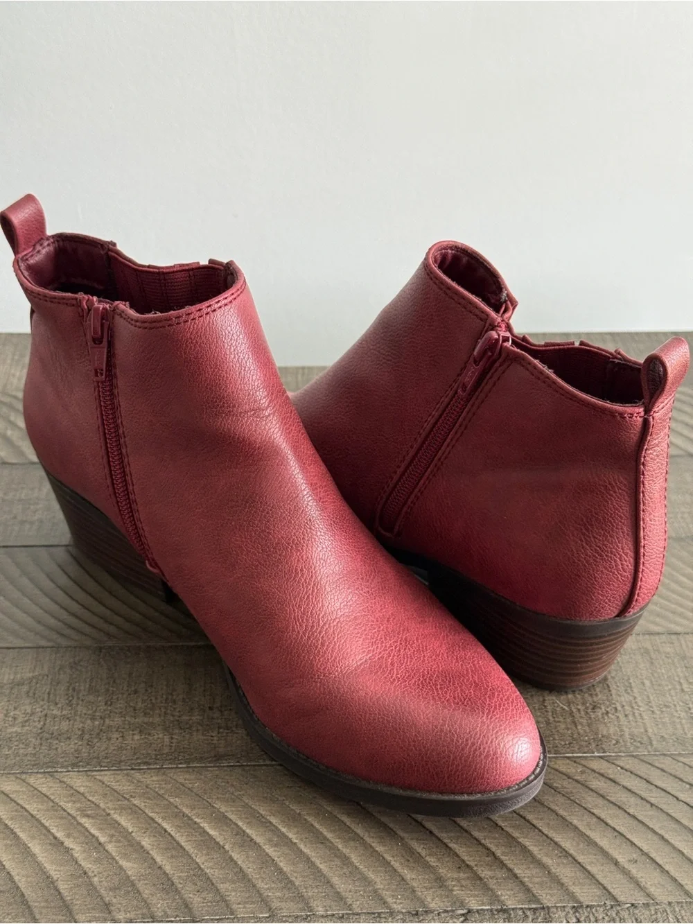 Kim Rogers Women's Burgundy Ankle Booties - Low Heel Chelsea Boots Size 8.5